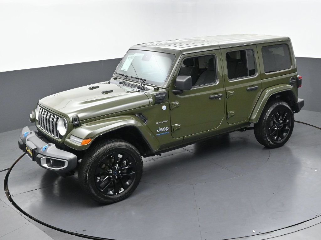 Used 2024 Jeep Wrangler Unlimited Sahara AWD/4WD image 41