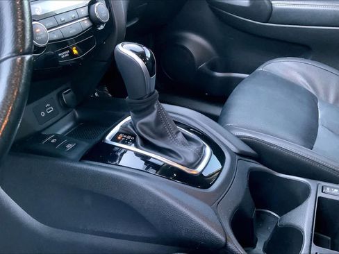 Used 2021 Nissan Rogue Sport SL w/ Premium Package image 16