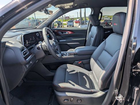 New 2026 Chevrolet Traverse Z71 w/ Enhanced Driving Package AWD/4WD image 4