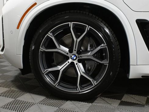 Used 2026 BMW X5 xDrive50e w/ M Sport Package image 12