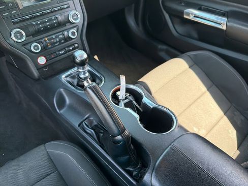 Used 2017 Ford Mustang Coupe RWD image 19