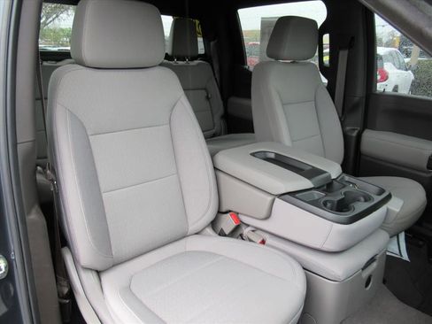 Used 2020 GMC Sierra 1500 SLE w/ SLE Value Package image 8