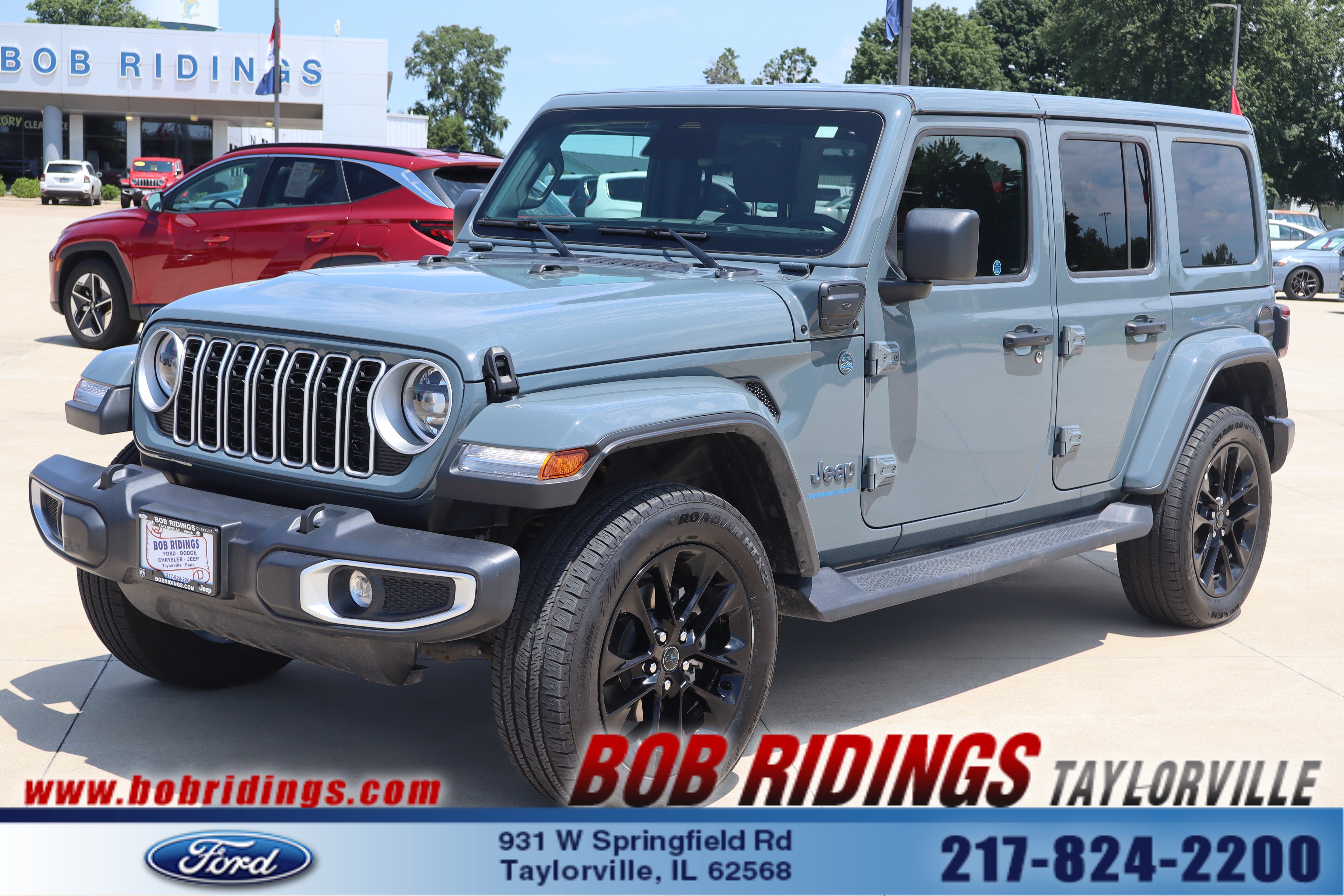 Used 2025 Jeep Wrangler Unlimited Sahara AWD/4WD image 1