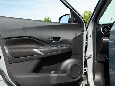 Used 2023 Nissan Kicks SV w/ Exterior Package FWD image 19