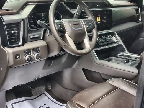 Used 2025 GMC Sierra 2500 Denali w/ Denali Reserve Package AWD/4WD image 10