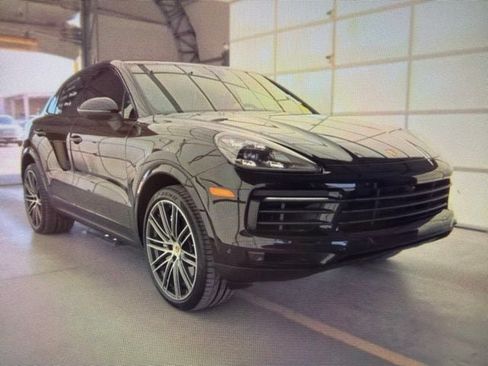 Used 2022 Porsche Cayenne Platinum Edition AWD/4WD image 1