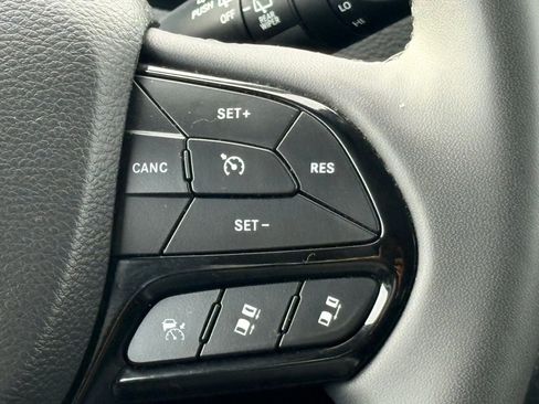 Used 2023 Jeep Cherokee Altitude Lux image 17