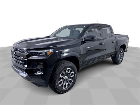 Used 2024 Chevrolet Colorado Z71 w/ Z71 Convenience Package 2 image 4