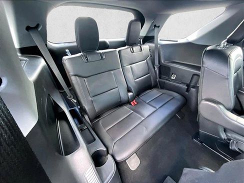 Used 2023 Ford Explorer XLT w/ Equipment Group 202A RWD image 29