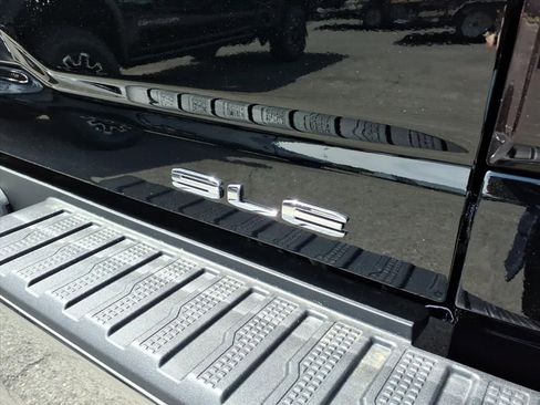 New 2026 GMC Sierra 2500 SLE AWD/4WD image 11