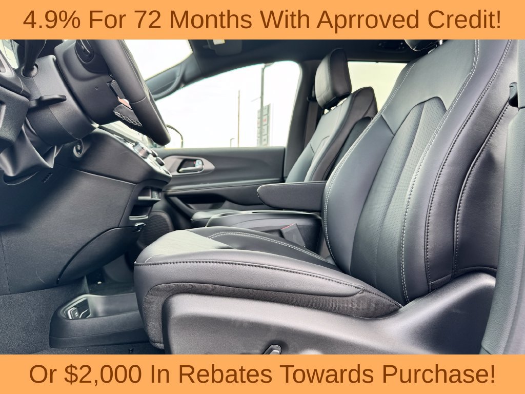 New 2027 Chrysler Pacifica Select FWD image 15