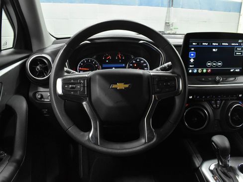Used 2025 Chevrolet Blazer LT AWD/4WD image 9