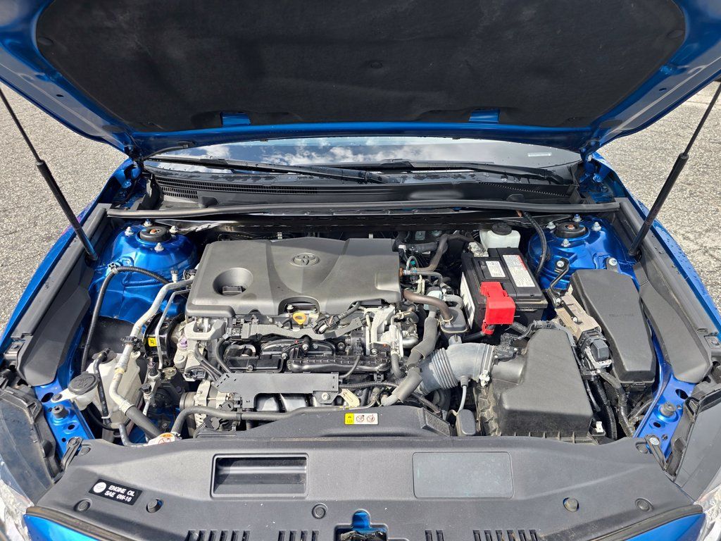 Used 2020 Toyota Camry SE FWD image 19