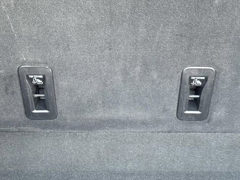 Used 2025 GMC Yukon Denali RWD image 21