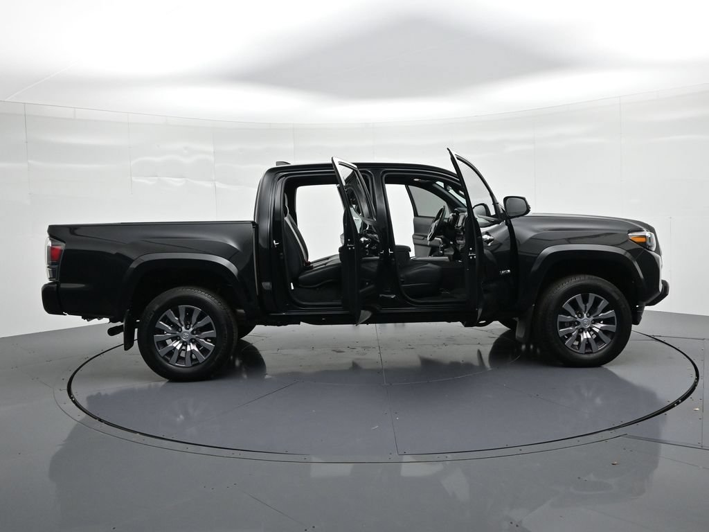 Used 2022 Toyota Tacoma Limited AWD/4WD image 23