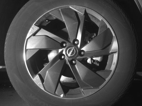 Used 2025 Nissan Rogue SV image 13