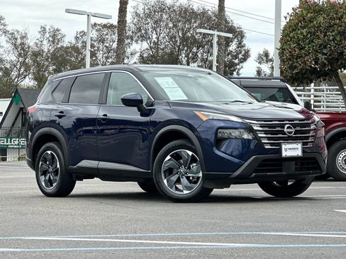 Used 2024 Nissan Rogue SV AWD/4WD image 7