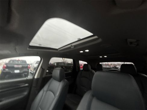 Used 2021 Buick Enclave Essence w/ Sound and Sites Package image 28