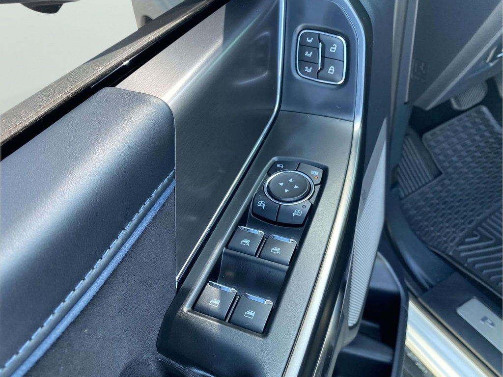Used 2024 Ford F150 Platinum AWD/4WD image 18