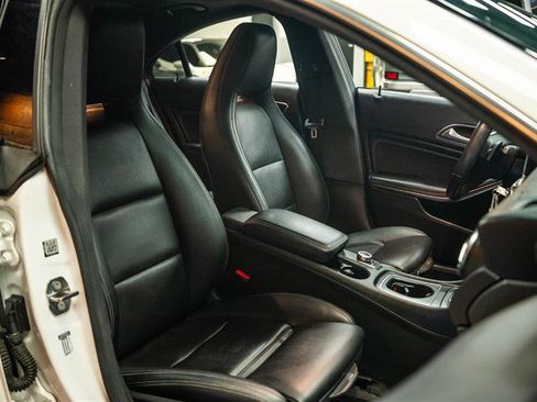 Used 2019 Mercedes-Benz CLA 250 image 14