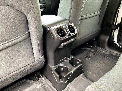 Used 2025 Jeep Wrangler Unlimited Sport AWD/4WD image 10