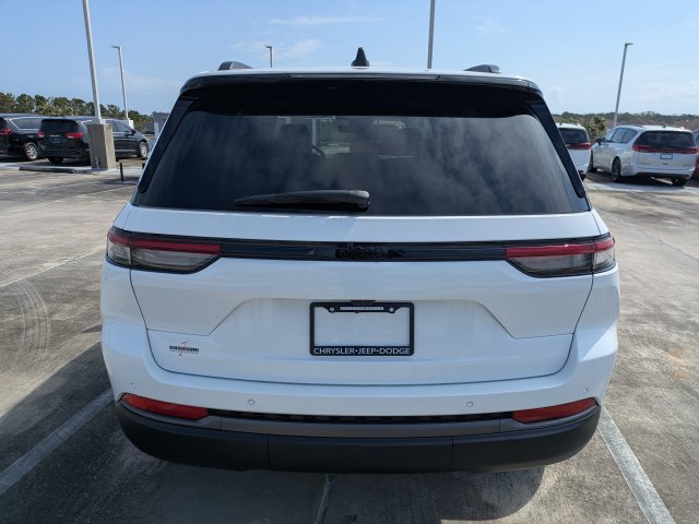 New 2026 Jeep Grand Cherokee Limited w/ Limited Altitude Package RWD image 5