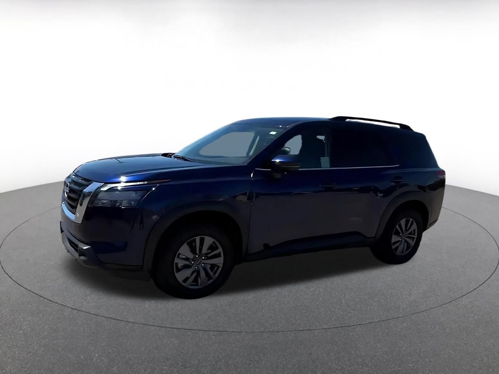 Used 2025 Nissan Pathfinder SV FWD image 7