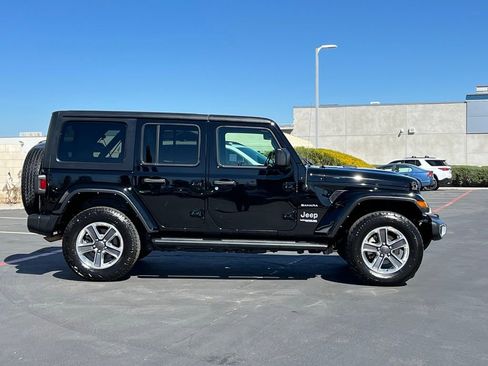 Used 2022 Jeep Wrangler Unlimited Sahara w/ Cold Weather Group AWD/4WD image 9