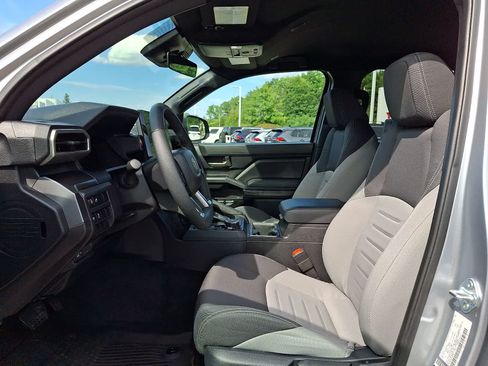 Used 2025 Toyota Tacoma TRD Off-Road AWD/4WD image 16