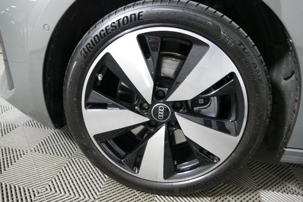 Used 2025 Audi A5 2.0T Premium Plus w/ Premium Plus AWD/4WD image 9