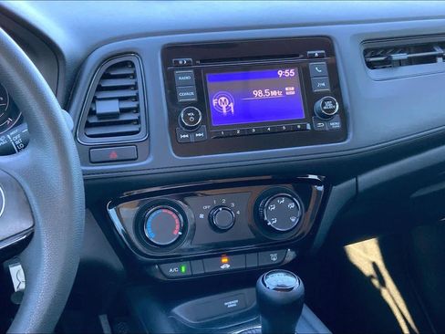 Used 2016 Honda HR-V LX image 6