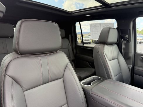 Used 2025 Chevrolet Suburban RST w/ Comfort Package AWD/4WD image 59