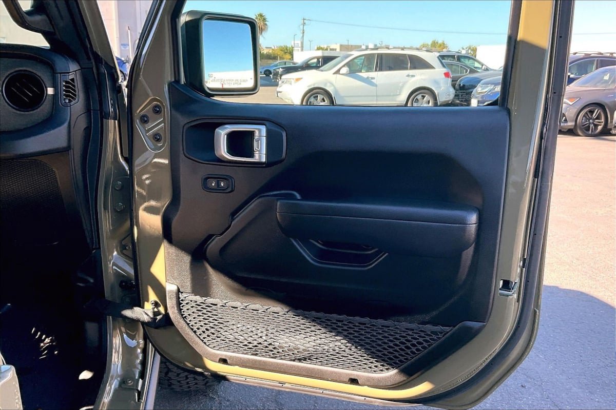 Used 2025 Jeep Wrangler Unlimited Sport S 4xe AWD/4WD image 21