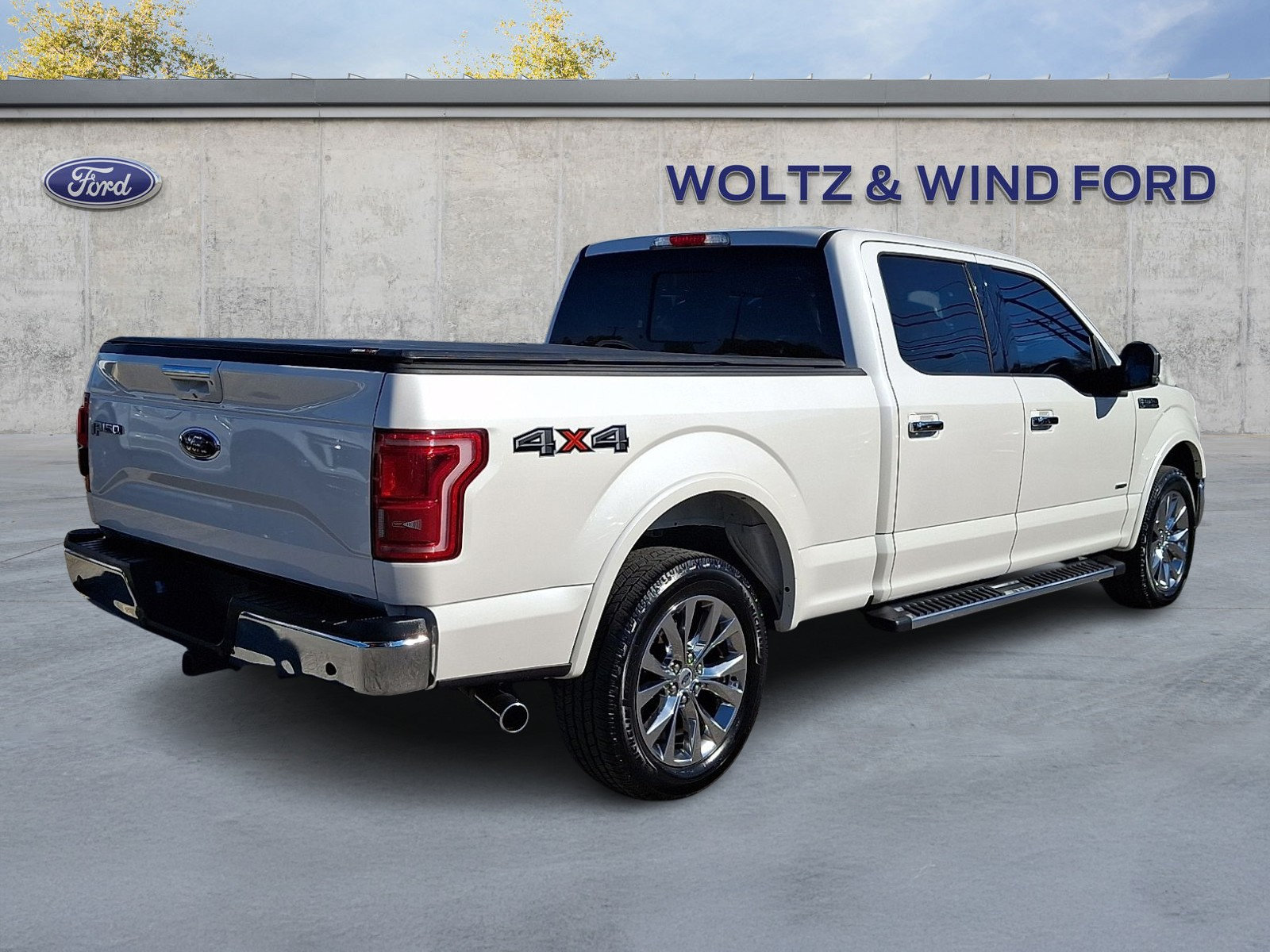 Used 2017 Ford F150 Lariat w/ Equipment Group 502A Luxury AWD/4WD image 6