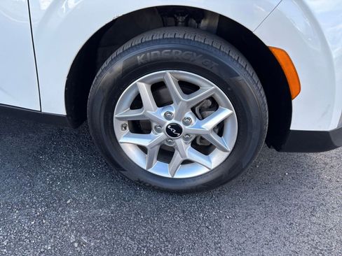 Used 2025 Kia Soul LX w/ LX Technology Package FWD image 28