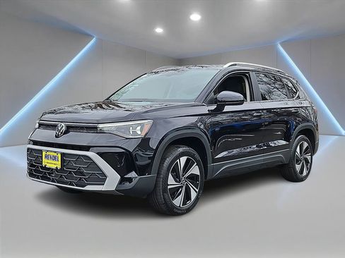 New 2026 Volkswagen Taos SE AWD/4WD image 1