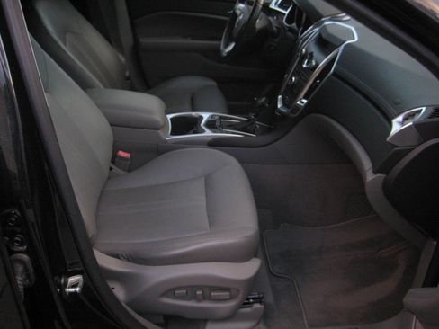 Used 2012 Cadillac SRX Luxury image 16