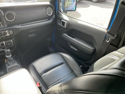 Used 2022 Jeep Wrangler Unlimited Sahara w/ Cold Weather Group image 36