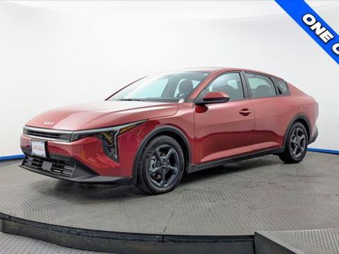 Used 2025 Kia K4 FWD image 2