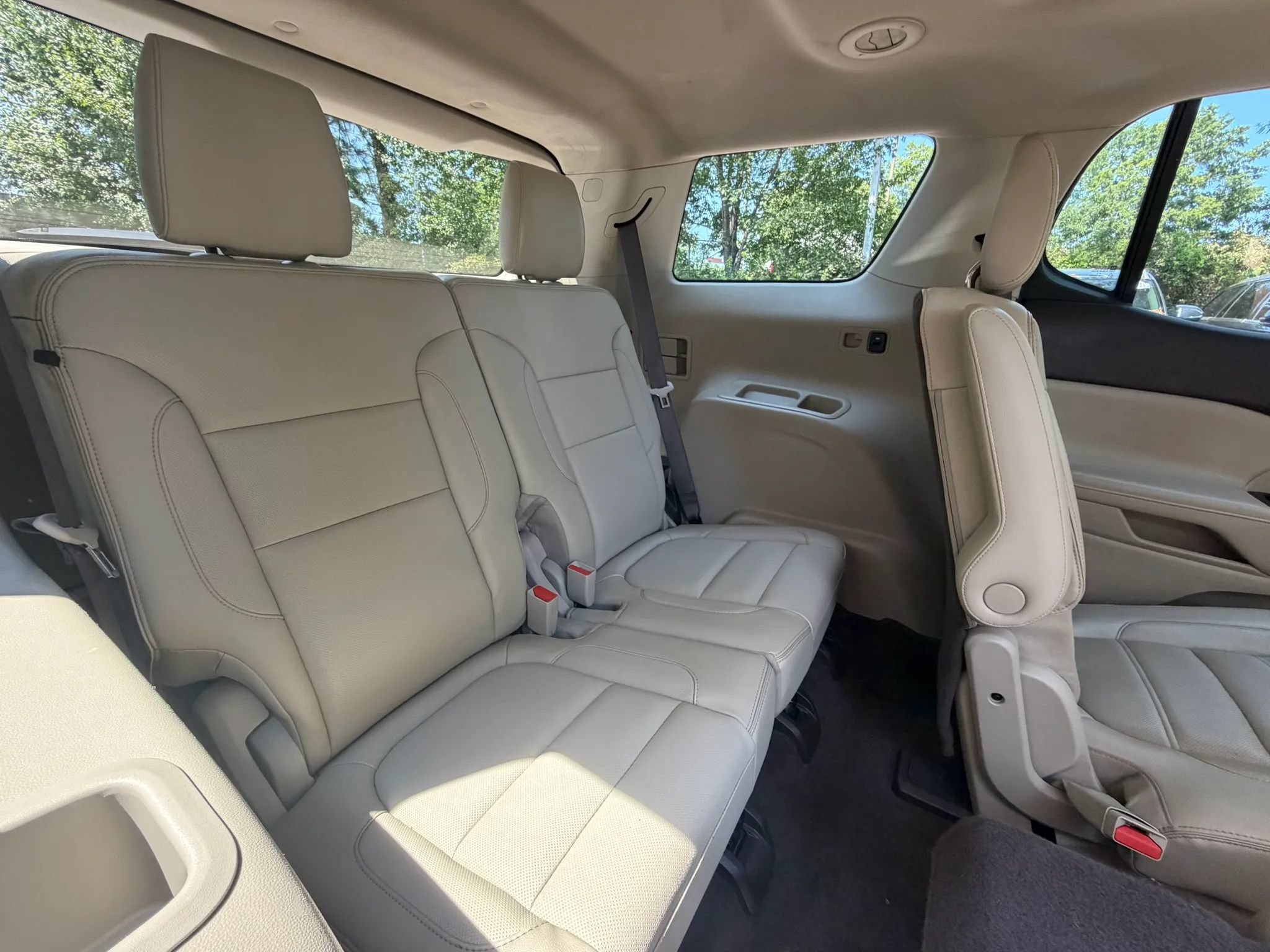Used 2018 GMC Acadia Denali AWD/4WD image 16