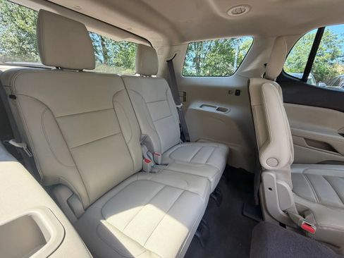 Used 2018 GMC Acadia Denali AWD/4WD image 16