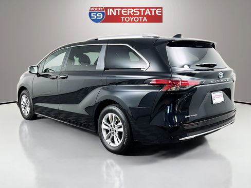 Used 2025 Toyota Sienna Limited AWD/4WD image 5