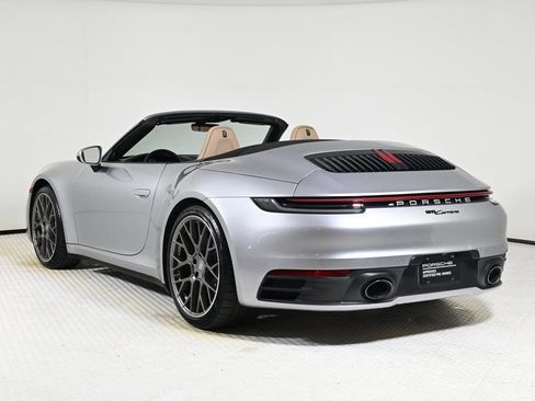 Used 2022 Porsche 911 Carrera image 3