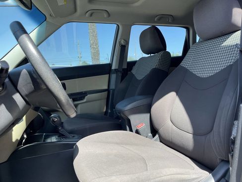 Used 2011 Kia Soul ! image 10