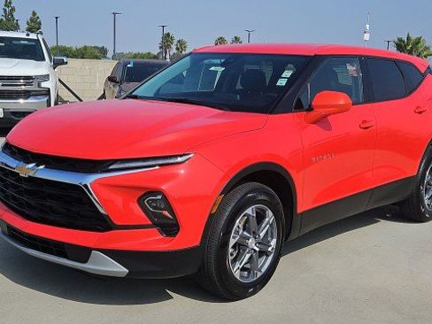 Used 2025 Chevrolet Blazer LT FWD image 34