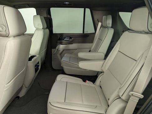 Used 2025 GMC Yukon Denali w/ Sun & Power Step Package image 16