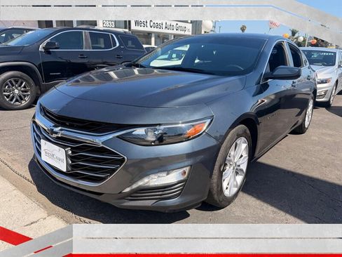 Used 2019 Chevrolet Malibu LT FWD image 2