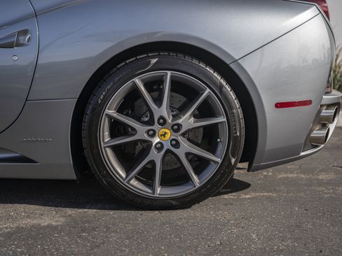 Used 2010 Ferrari California image 17
