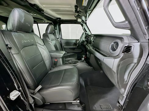 Used 2023 Jeep Wrangler Sahara w/ Cold Weather Group image 29