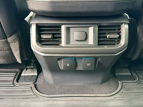 Used 2024 Ford F150 Lariat AWD/4WD image 28